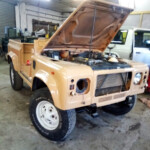 Restauration de véhicule tout-terrain : photo des travaux sur un Defender Lybian Sand année 1998 - Garage 4x4 90